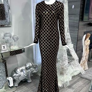 NWOT ✨Sequins Dress with Black and Gold Long Sleeve-Size-M
